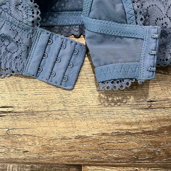 Aerie Lace Wireless Sans Armature Blue Gray Racer Back Bra Feminine Size 38DD - Picture 9 of 10